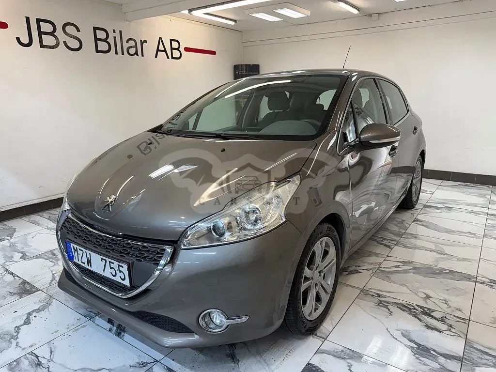 Peugeot 208 2012