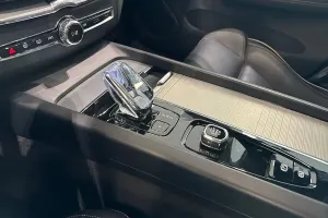 Volvo XC60 2025