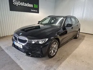 BMW 3 Series 330e 2021