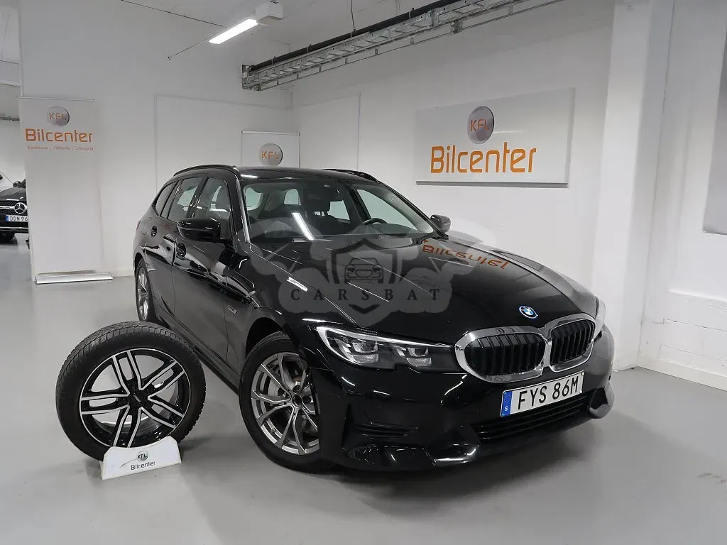 BMW 3 Series 330e 2022