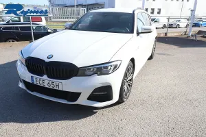 BMW 3 Series 330e 2021