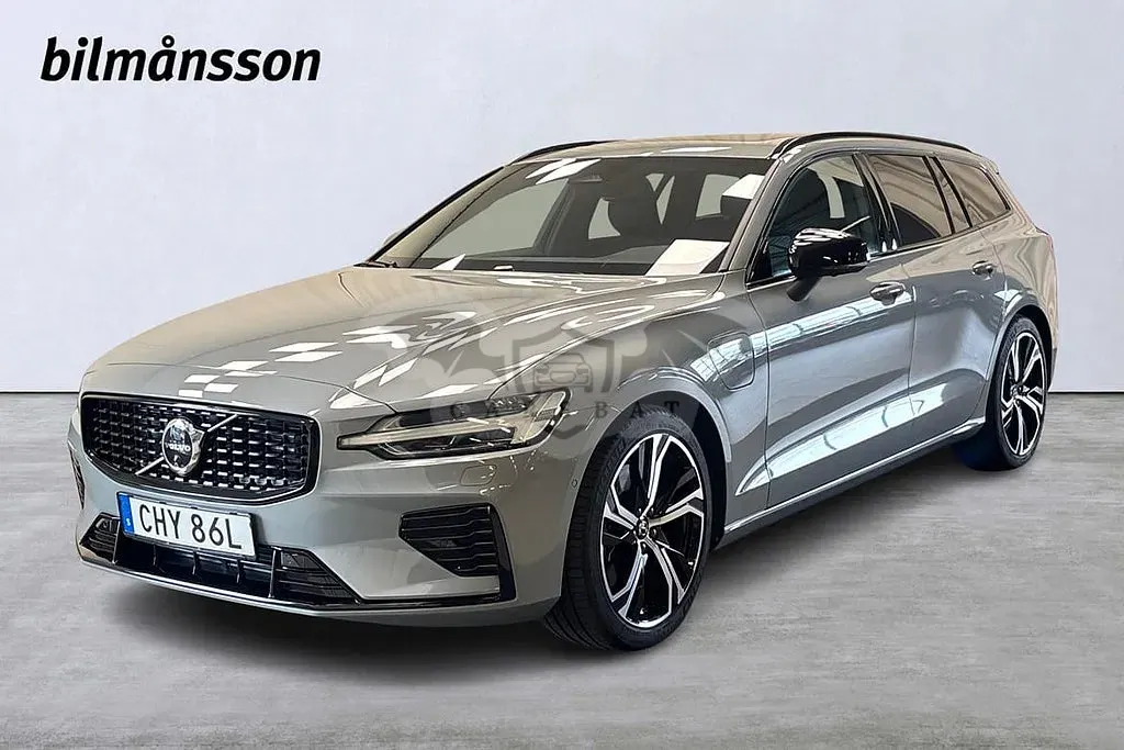 Volvo V60 2025