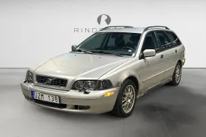 Volvo V40 2004