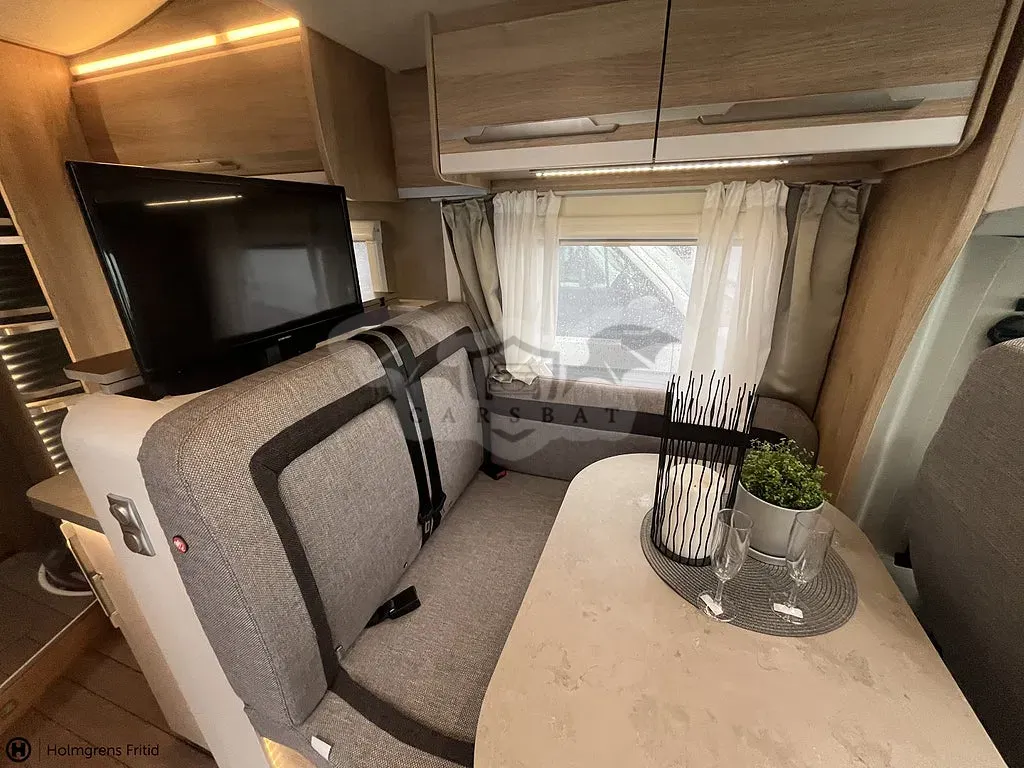 Knaus sky 700 meg 2018