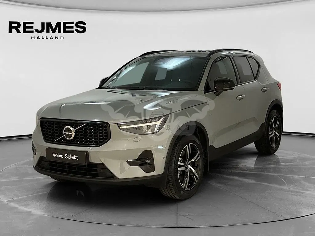Volvo XC40 2025