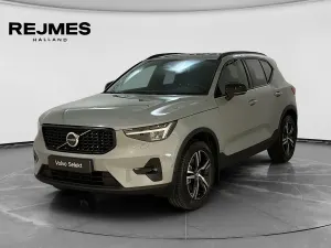 Volvo XC40 2025