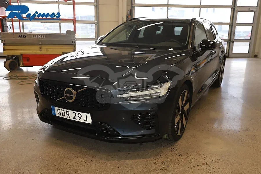 Volvo V60 2025