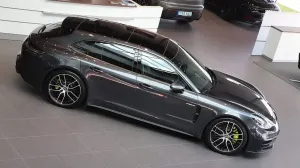 Porsche Panamera 2021