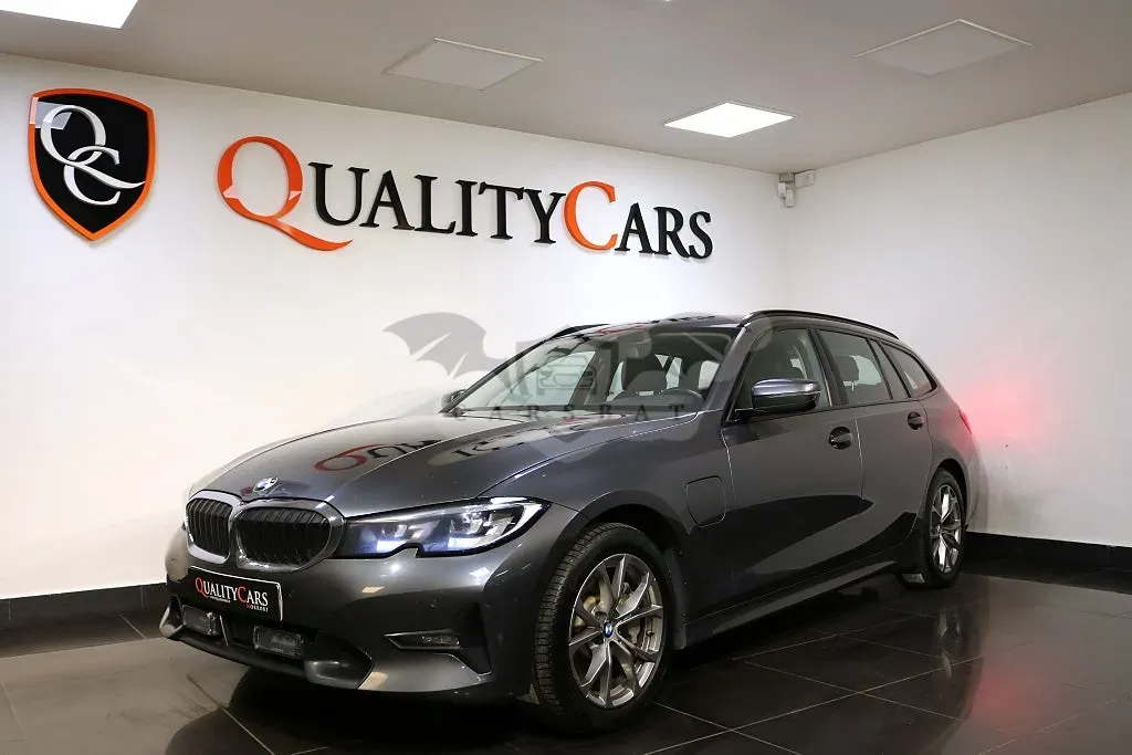 BMW 3 Series 330e 2021