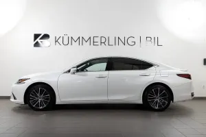 Lexus ES 2023