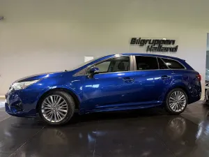 Toyota Avensis 2015