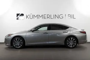 Lexus ES 2021