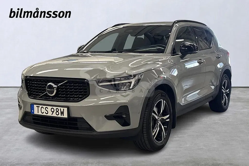 Volvo XC40 2025