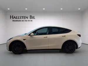 Tesla Model Y 2024