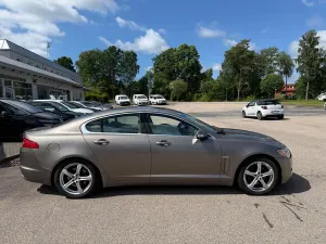 Jaguar XF 2009