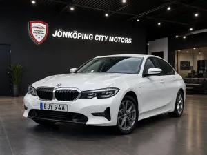 BMW 3 Series 330e 2021