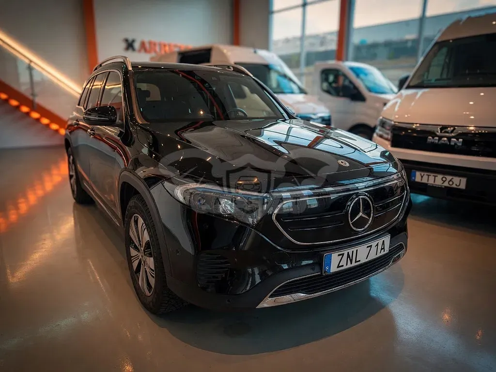 Mercedes-Benz EQB 2023