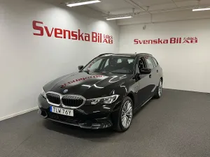 BMW 3 Series 330e 2022