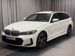 BMW 3 Series 330e 2022