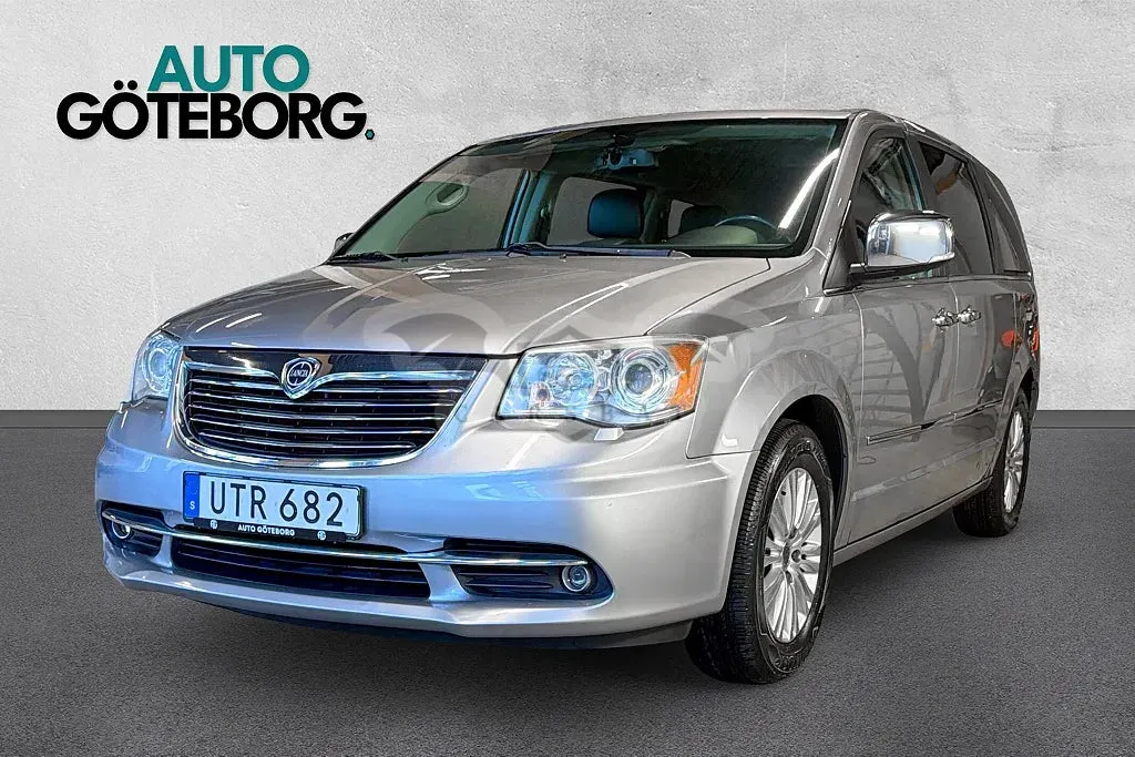 Lancia Voyager 2015