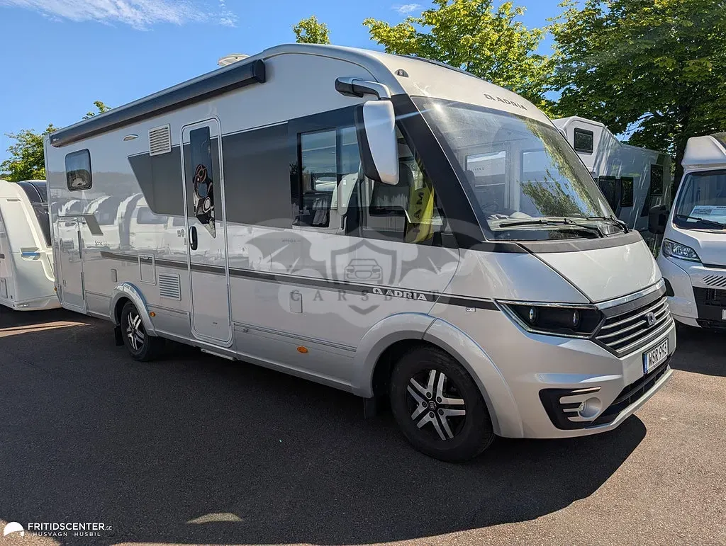 Adria sonic supreme i 710sc *queenbed / alde / hydrauliska stödben 2020