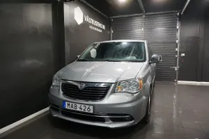 Lancia Voyager 2015