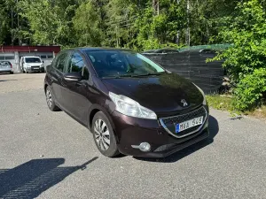 Peugeot 208 2012