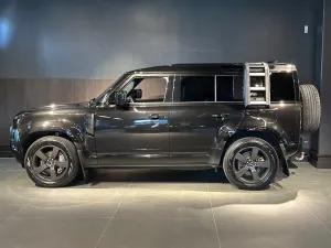 Land Rover Defender 2024