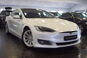 Tesla Model S 2016