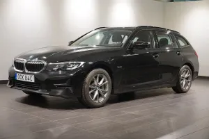 BMW 3 Series 330e 2021
