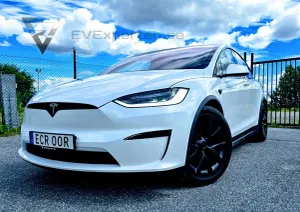 Tesla Model X 2022