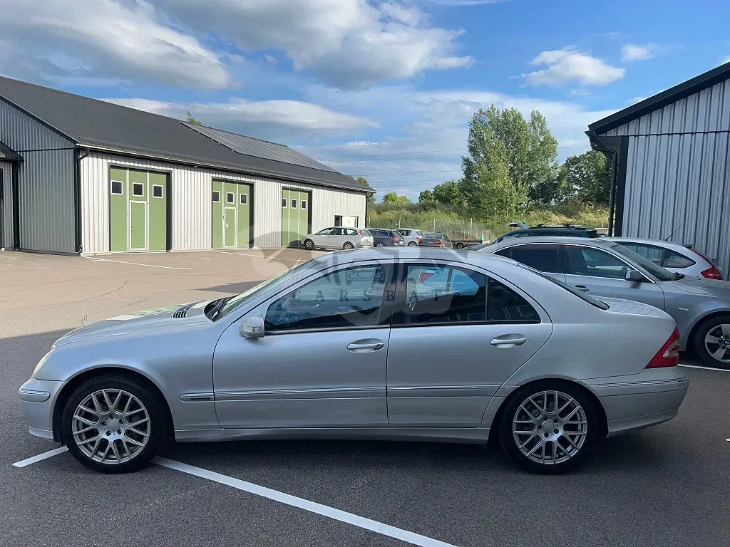 Mercedes-Benz C 2003
