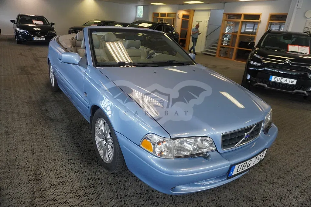 Volvo C70 2004