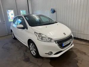 Peugeot 208 2014