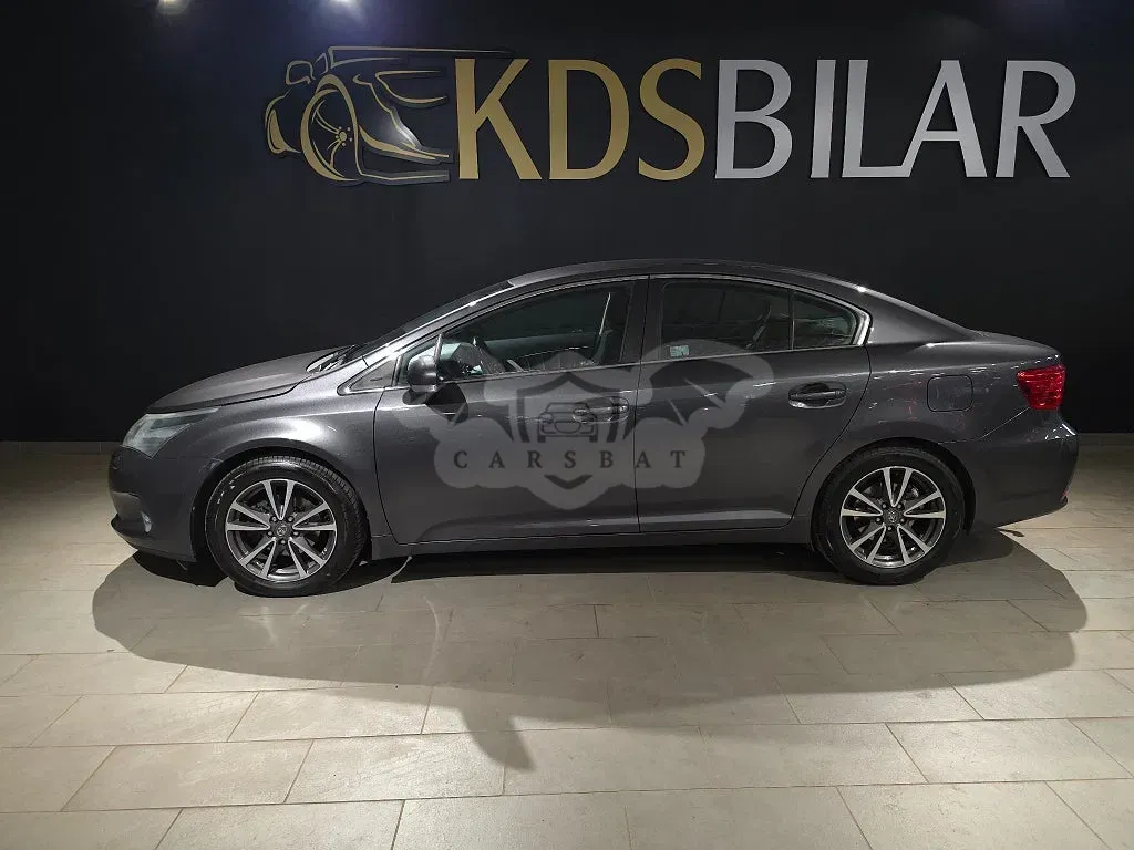 Toyota Avensis 2012