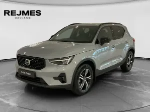 Volvo XC40 2025