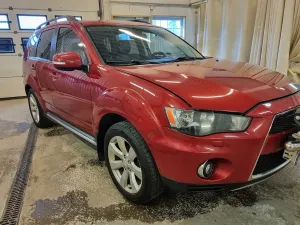 Mitsubishi Outlander 2012