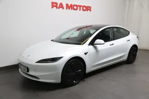 Tesla Model 3 2024