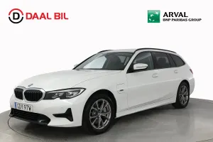 BMW 3 Series 330e 2022
