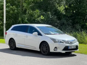 Toyota Avensis 2013