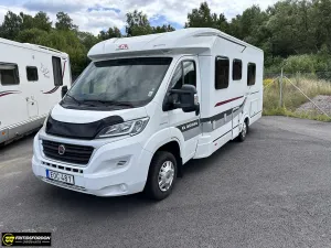 Adria coral 670 slt, badrum bak, b-kort 2015