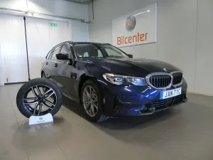 BMW 3 Series 330e 2022