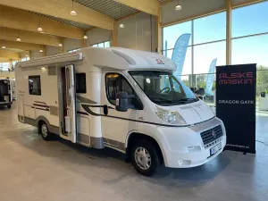 Adria coral 670 slt / långbäddar / badrum bak / 1350 mil / 2995kr/måna 2013