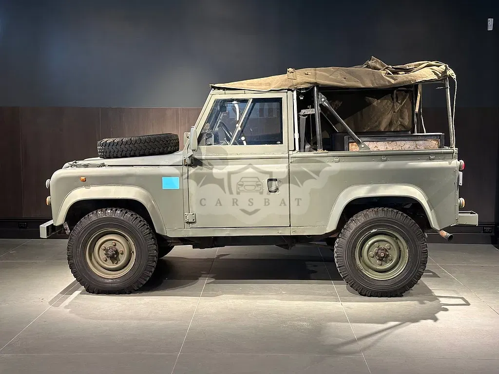 Land Rover Defender 1991