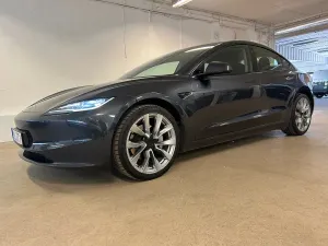 Tesla Model 3 2024