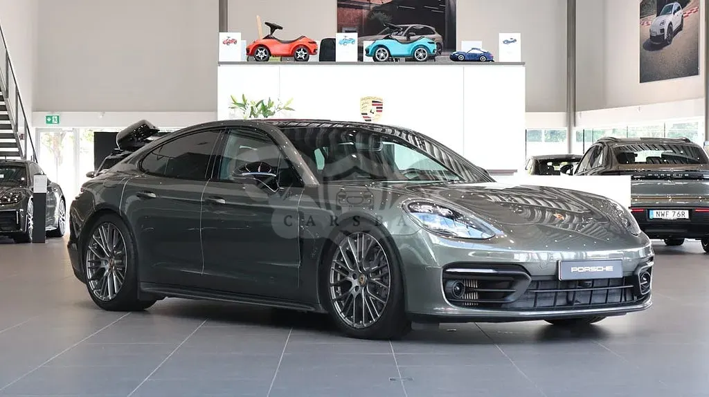 Porsche Panamera 2023