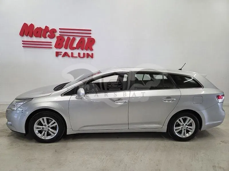 Toyota Avensis 2010