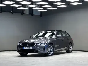 BMW 3 Series 330e 2021