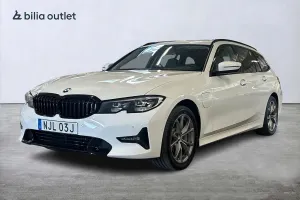 BMW 3 Series 330e 2021