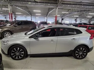 Volvo V40 2019